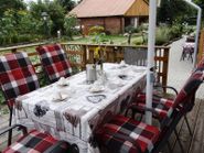 Erlebnishof Dreyer Theke Tisch aussen
